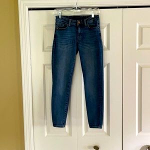 Jeans size 25. Low rise.